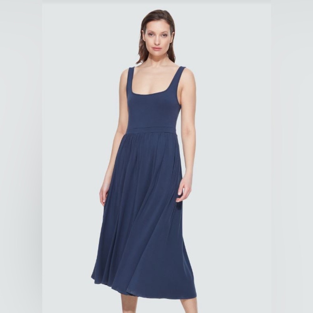 BLACK TAPE $80 NAVY MIDI DRESS - Picture 2 of 4